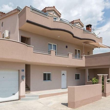 Apartments Mira Каштела Екстер'єр фото